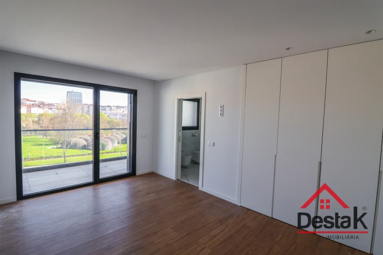 Apartamento T3 para Venda em Viseu Foto 12