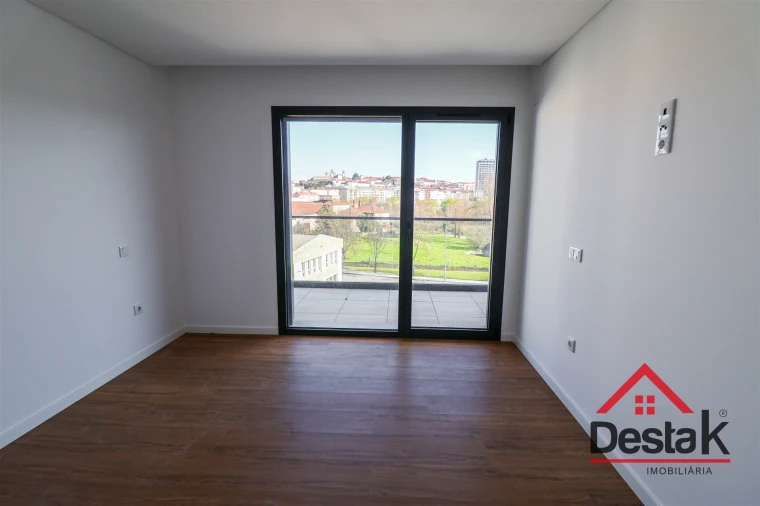 Apartamento T3 para Venda em Viseu Foto 8