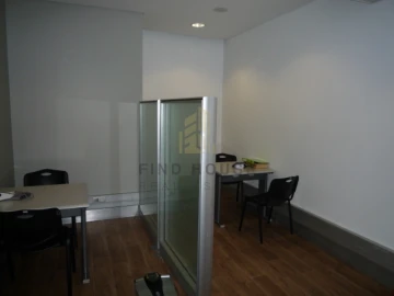 Loja para Arrendamento em Paranhos