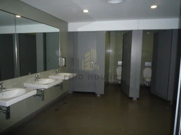 Loja para Arrendamento em Paranhos