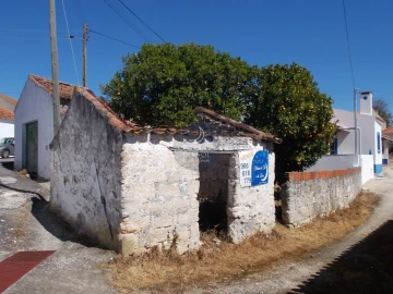 Armazém para Venda em Almoster