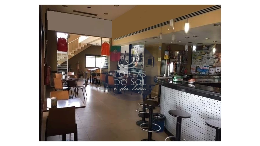 Negócio para Venda em Usseira Foto 2