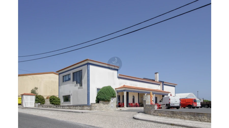 Negócio para Venda em Usseira Foto 1