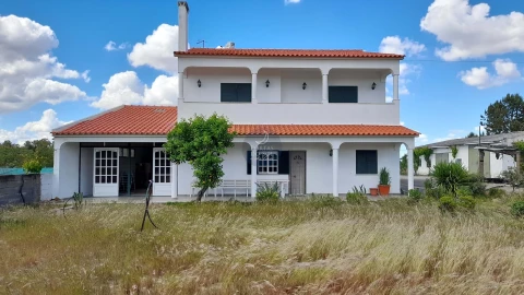 Moradia T6 para Venda em Salvaterra de Magos e Foros de Salvaterra