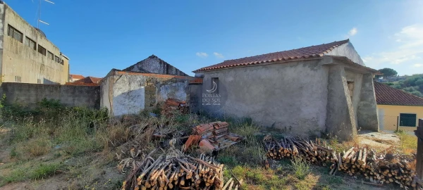 Moradia para Venda em Azoia de Cima e Tremês