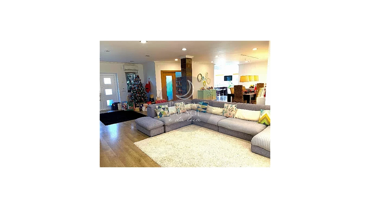 Moradia T4 para Venda em Abitureiras Foto 7