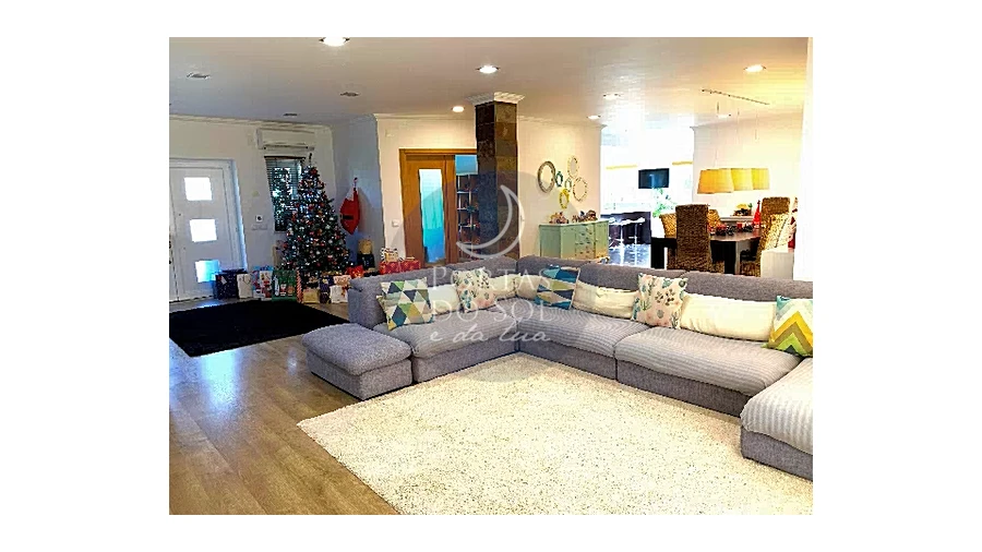 Moradia T4 para Venda em Abitureiras Foto 7