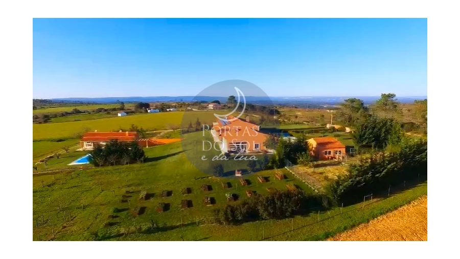 Moradia T4 para Venda em Abitureiras Foto 3