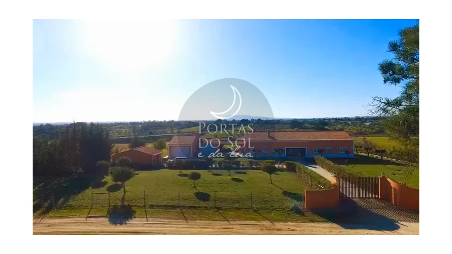 Moradia T4 para Venda em Abitureiras Foto 4