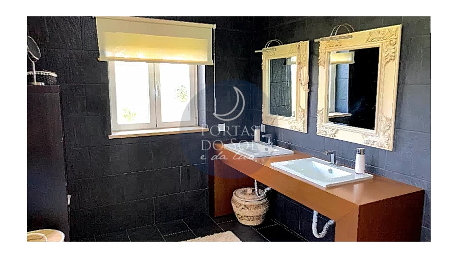 Moradia T4 para Venda em Abitureiras Foto 16