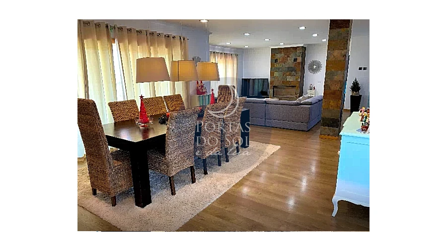 Moradia T4 para Venda em Abitureiras Foto 6