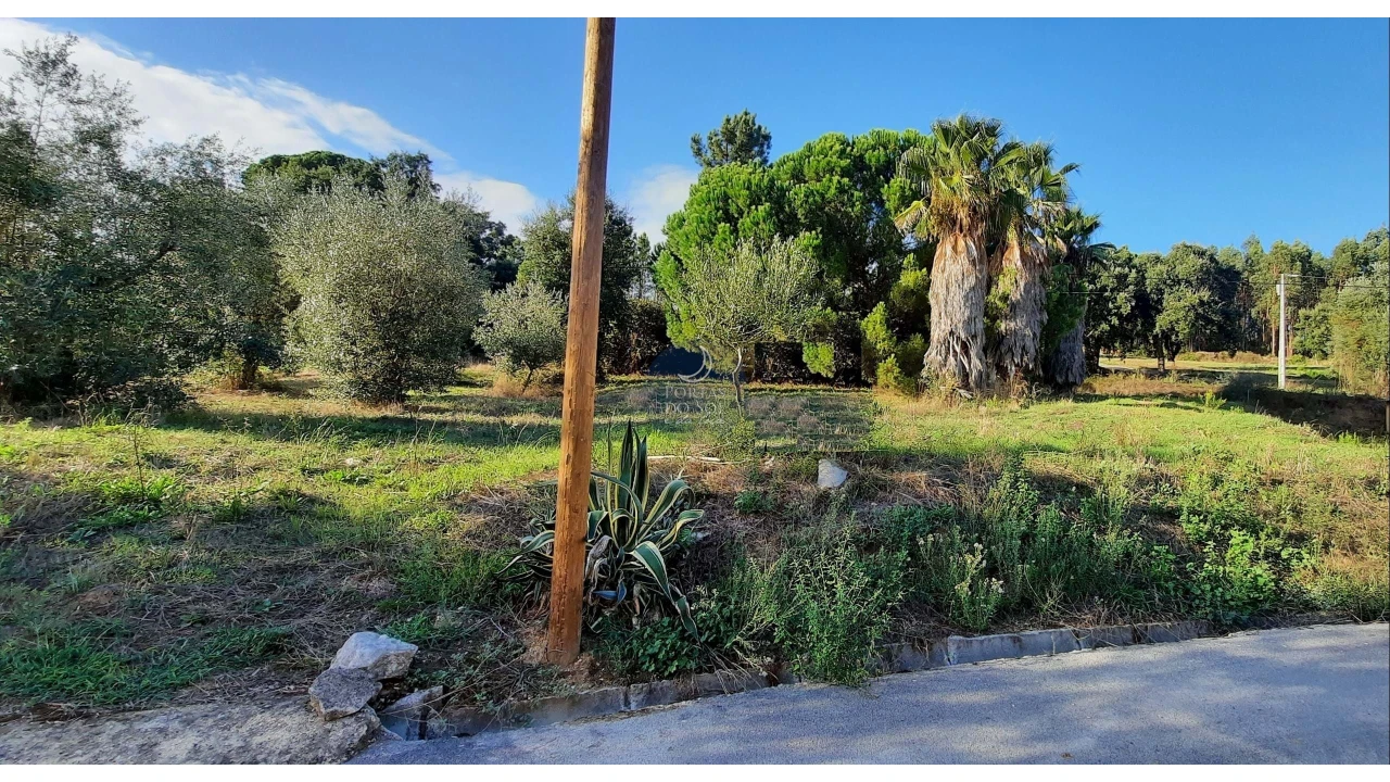 Terreno para Venda em Outeiro da Cortiçada e Arruda dos Pisões Foto 1