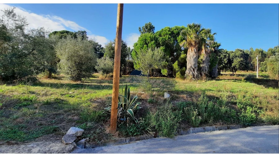 Terreno para Venda em Outeiro da Cortiçada e Arruda dos Pisões Foto 1