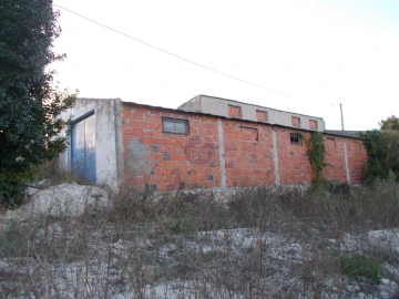 Armazém para Venda em Romeira e Várzea