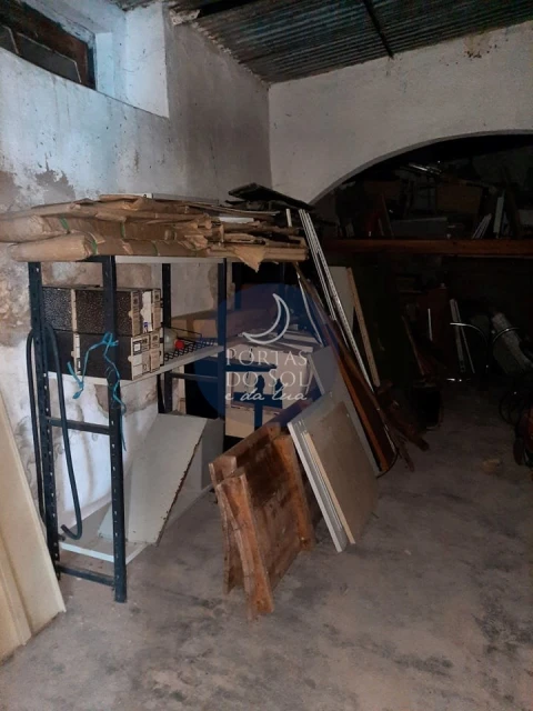 Armazém para Venda em Romeira e Várzea