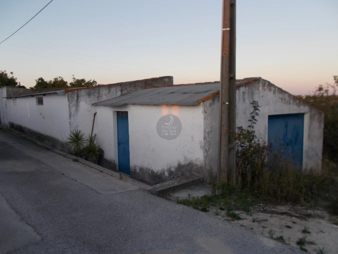 Armazém para Venda em Romeira e Várzea