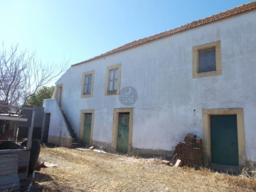 Moradia T3 para Venda em Marvila, Ribeira Santarém, São Salvador, São Nicolau