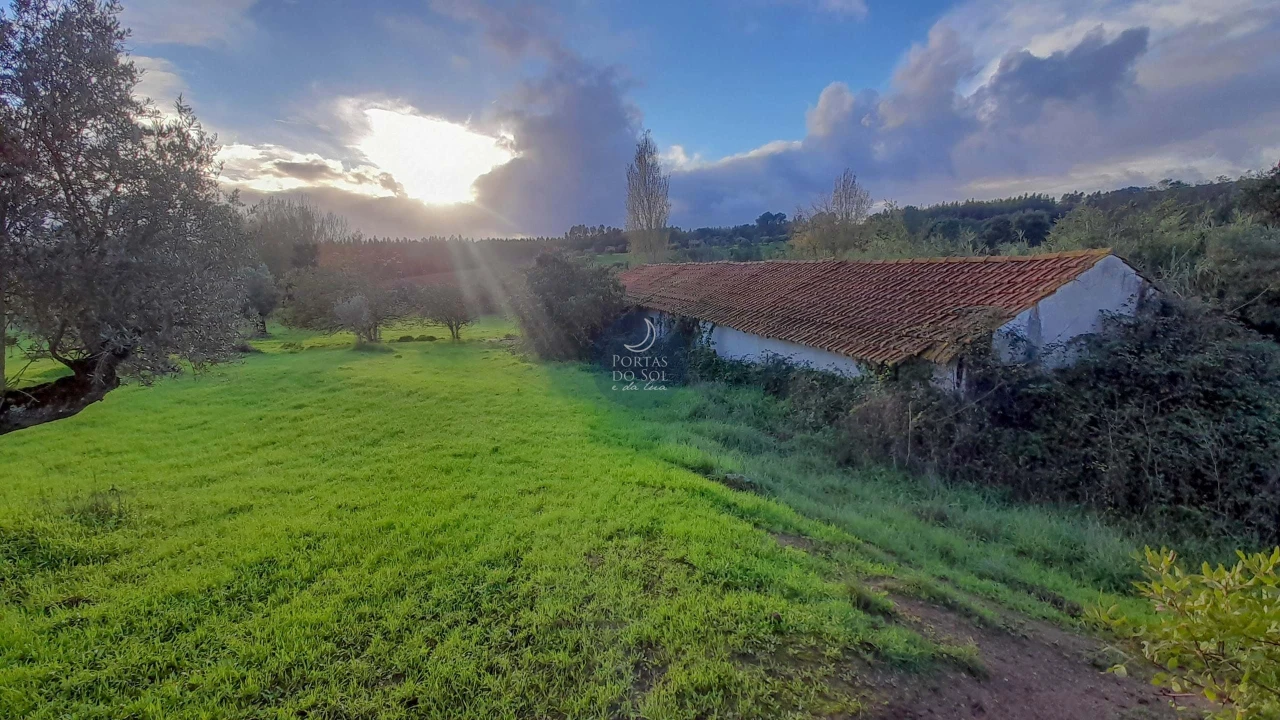 Armazém para Venda em Alcanede Foto 1