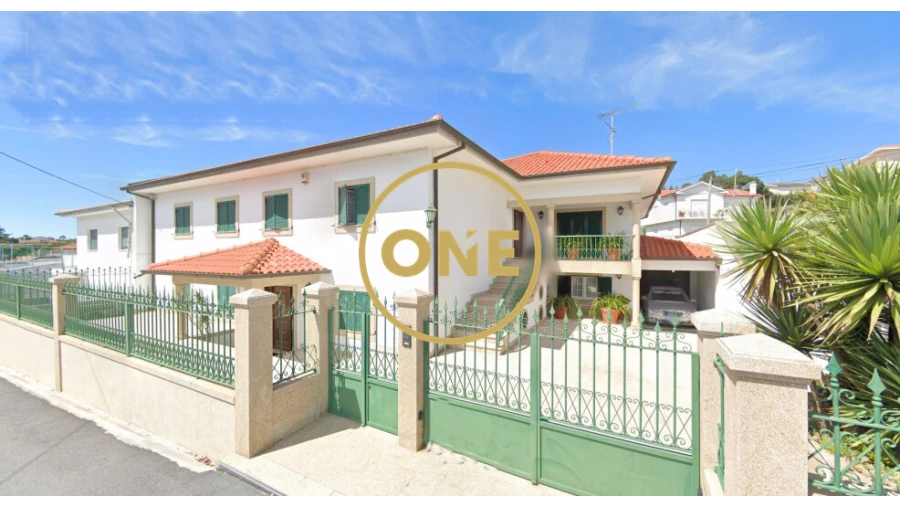 Moradia T5 para Venda em Lousado Foto 2