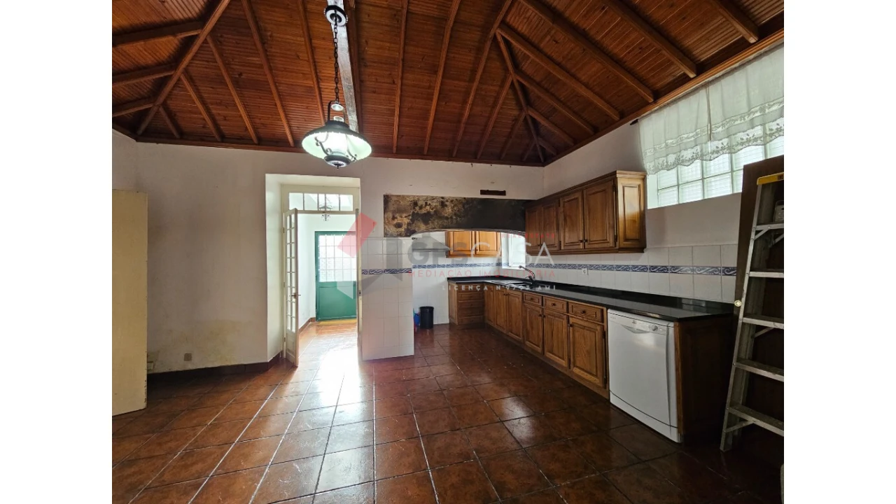 Moradia T4 para Venda em Praia da Vitoria (Santa Cruz) Foto 22