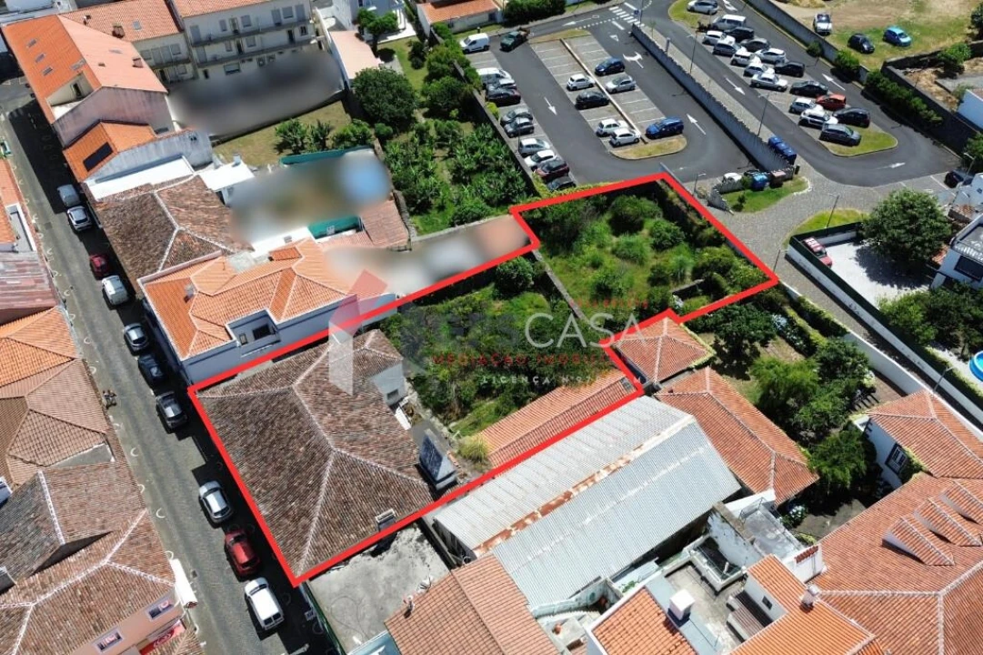 Moradia T4 para Venda em Praia da Vitoria (Santa Cruz) Foto 33