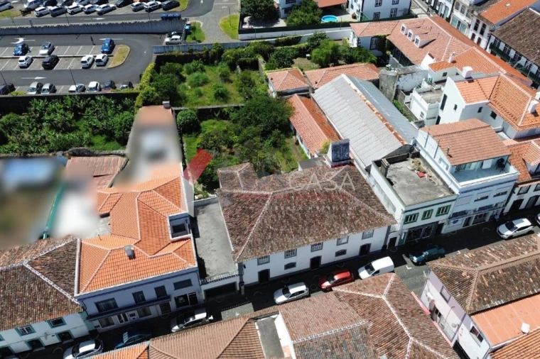 Moradia T4 para Venda em Praia da Vitoria (Santa Cruz) Foto 35