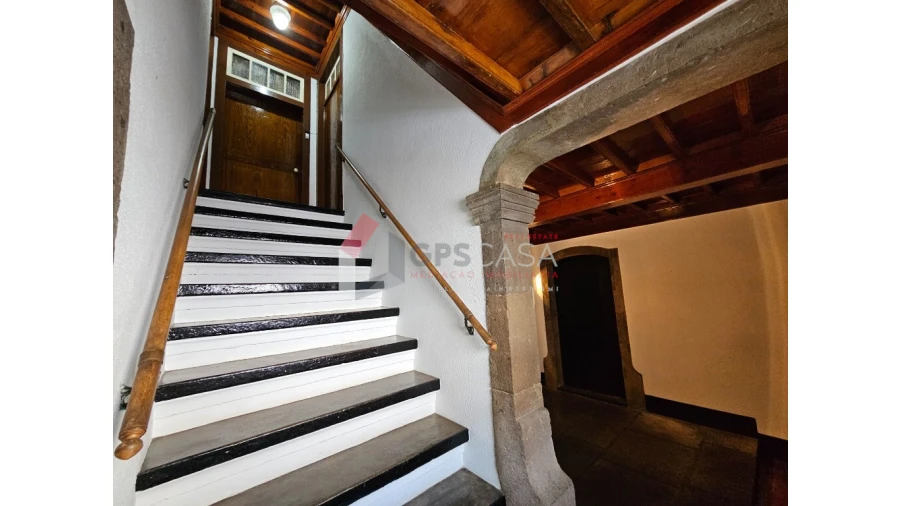 Moradia T4 para Venda em Praia da Vitoria (Santa Cruz) Foto 7