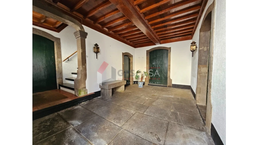 Moradia T4 para Venda em Praia da Vitoria (Santa Cruz) Foto 4