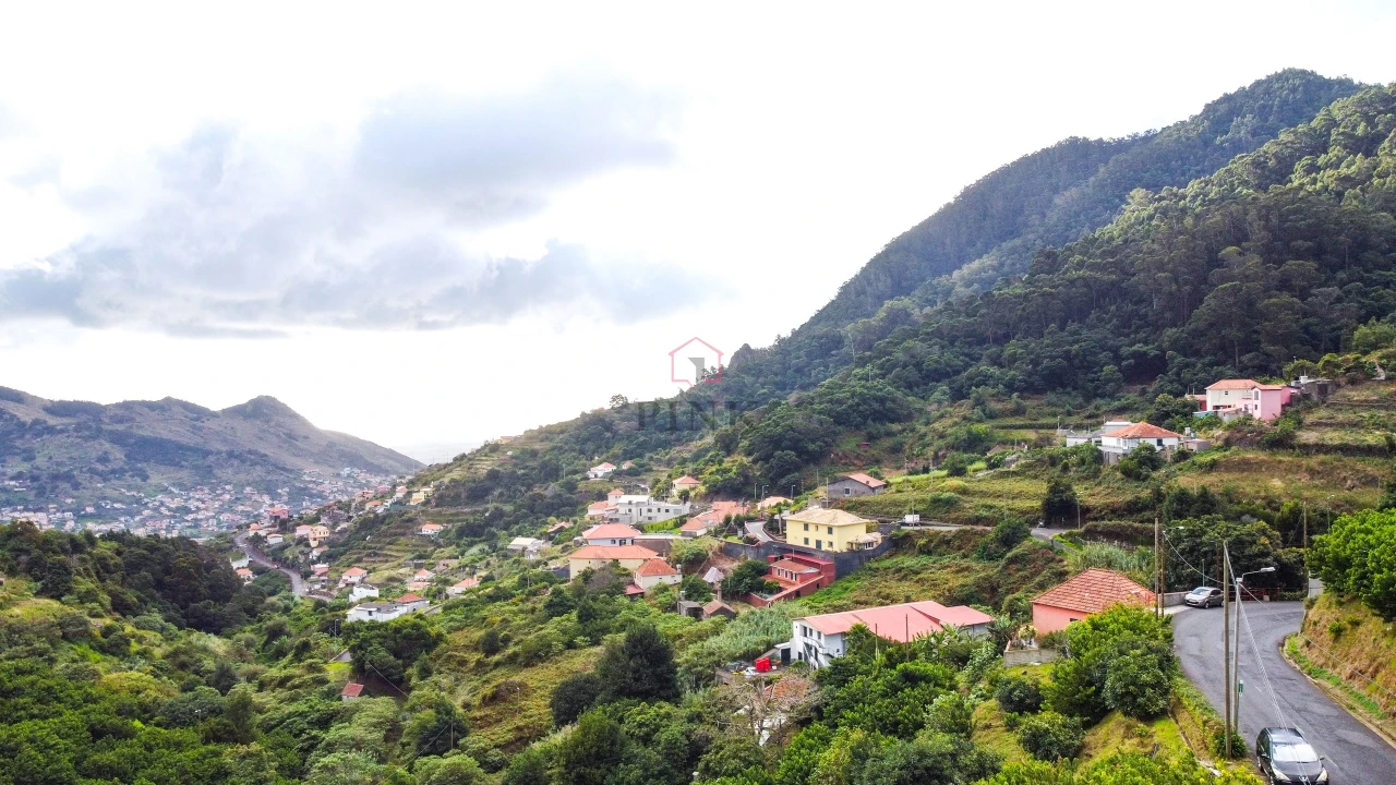Terreno para Venda em Machico Foto 1