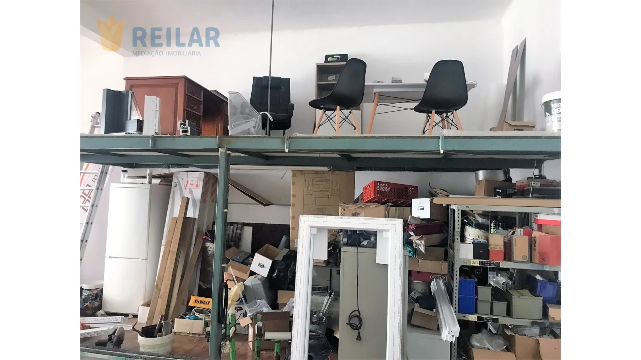 Armazém para Venda em Alverca do Ribatejo e Sobralinho Foto 2