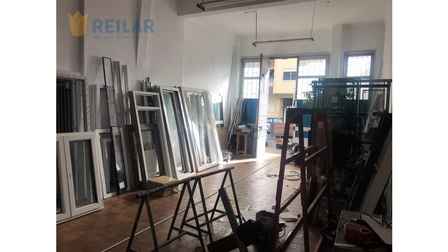 Armazém para Venda em Alverca do Ribatejo e Sobralinho Foto 3