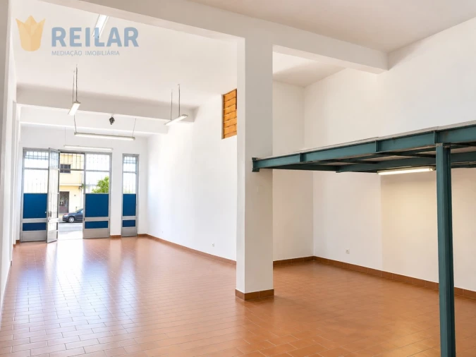 Armazém para Venda em Alverca do Ribatejo e Sobralinho Foto 3