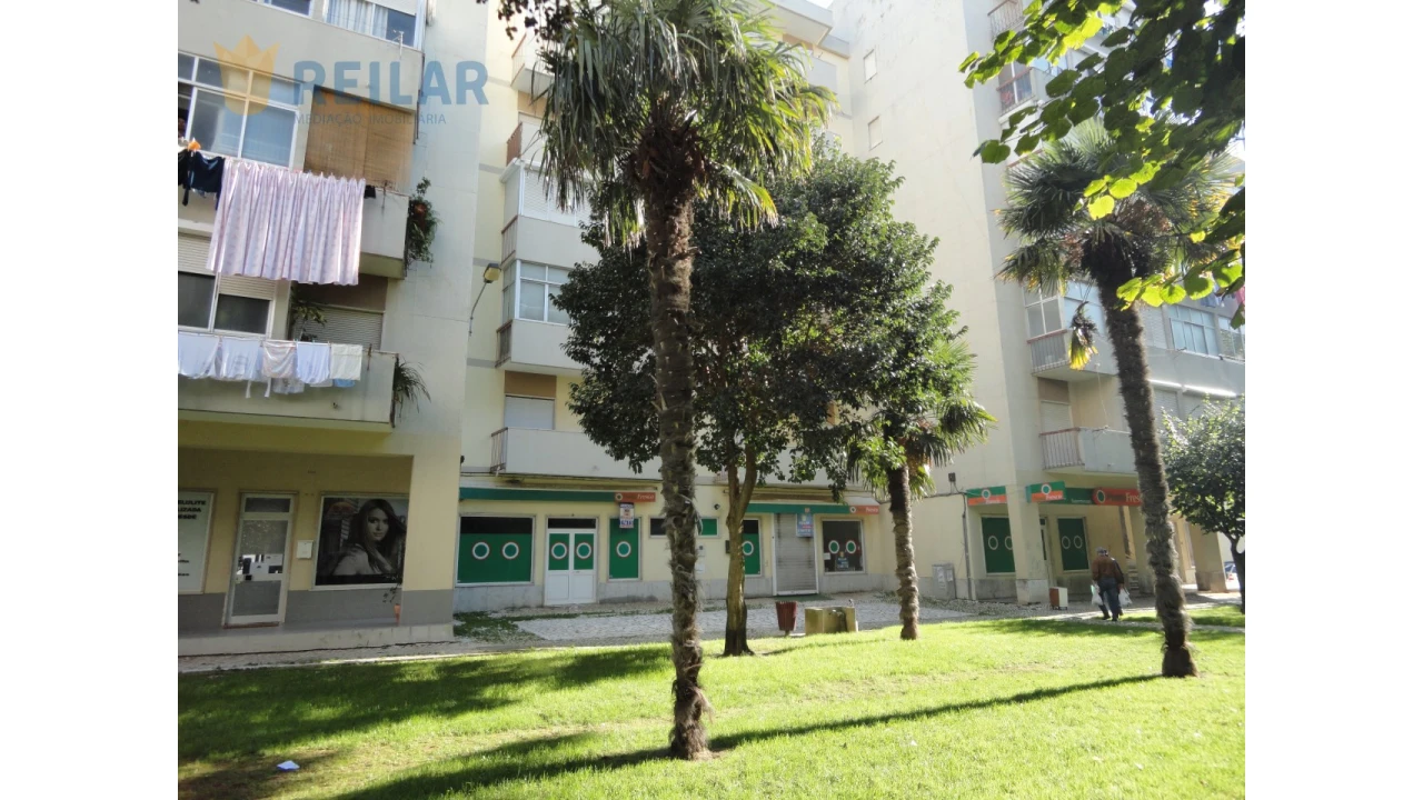 Loja para Venda em Alverca do Ribatejo e Sobralinho Foto 4