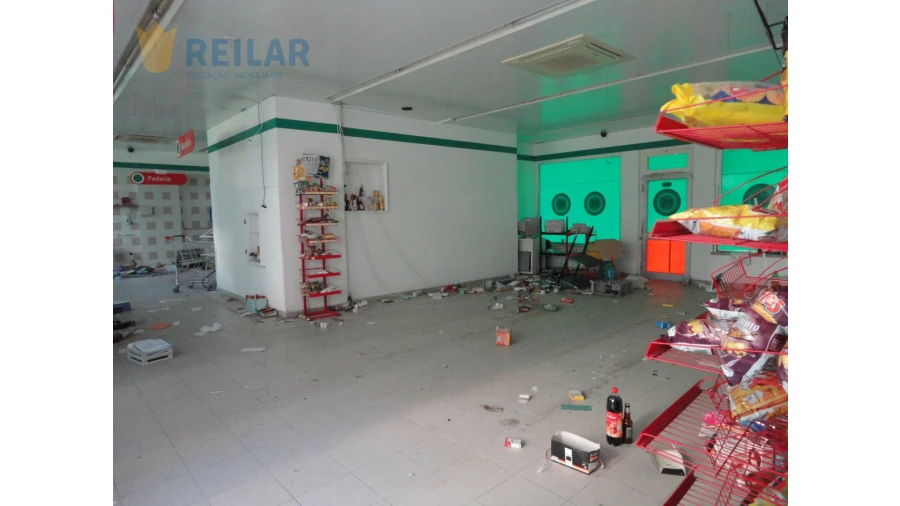 Loja para Venda em Alverca do Ribatejo e Sobralinho Foto 1