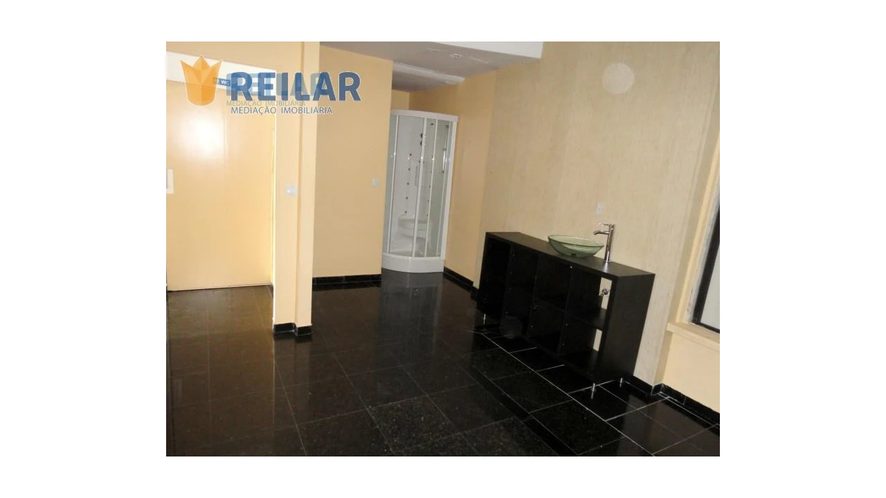 Loja para Venda em Alverca do Ribatejo e Sobralinho Foto 3