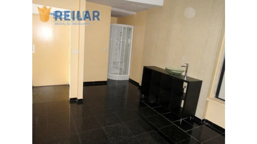 Loja para Venda em Alverca do Ribatejo e Sobralinho Foto 3