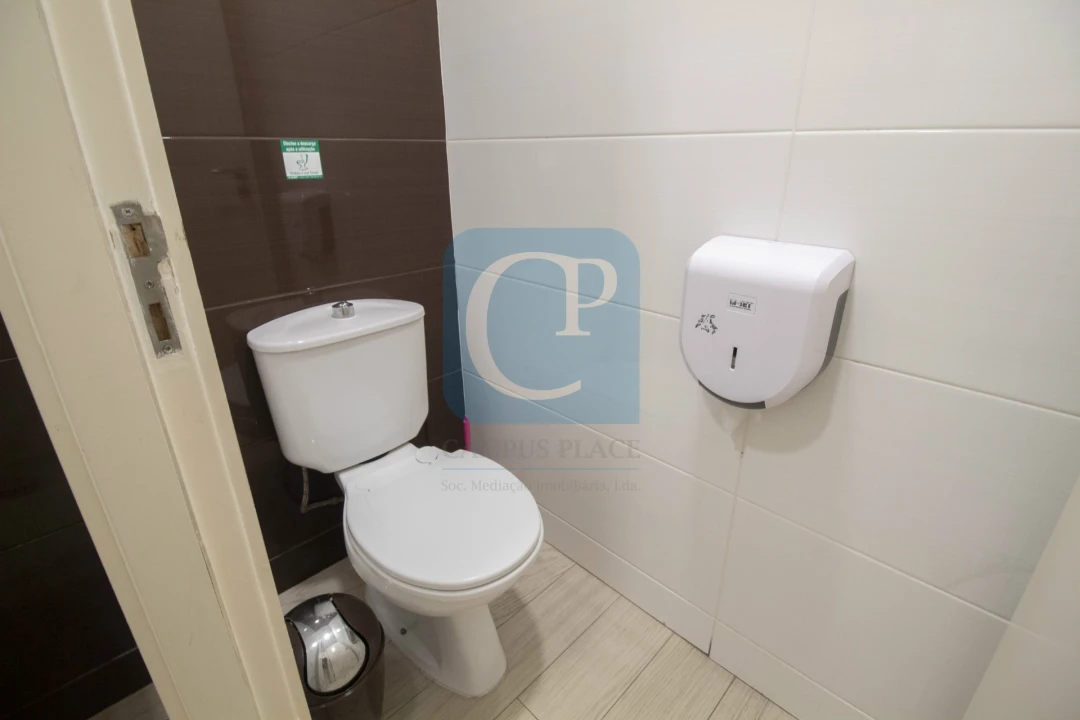 Loja para Trespasse em Matosinhos e Leça da Palmeira Foto 21