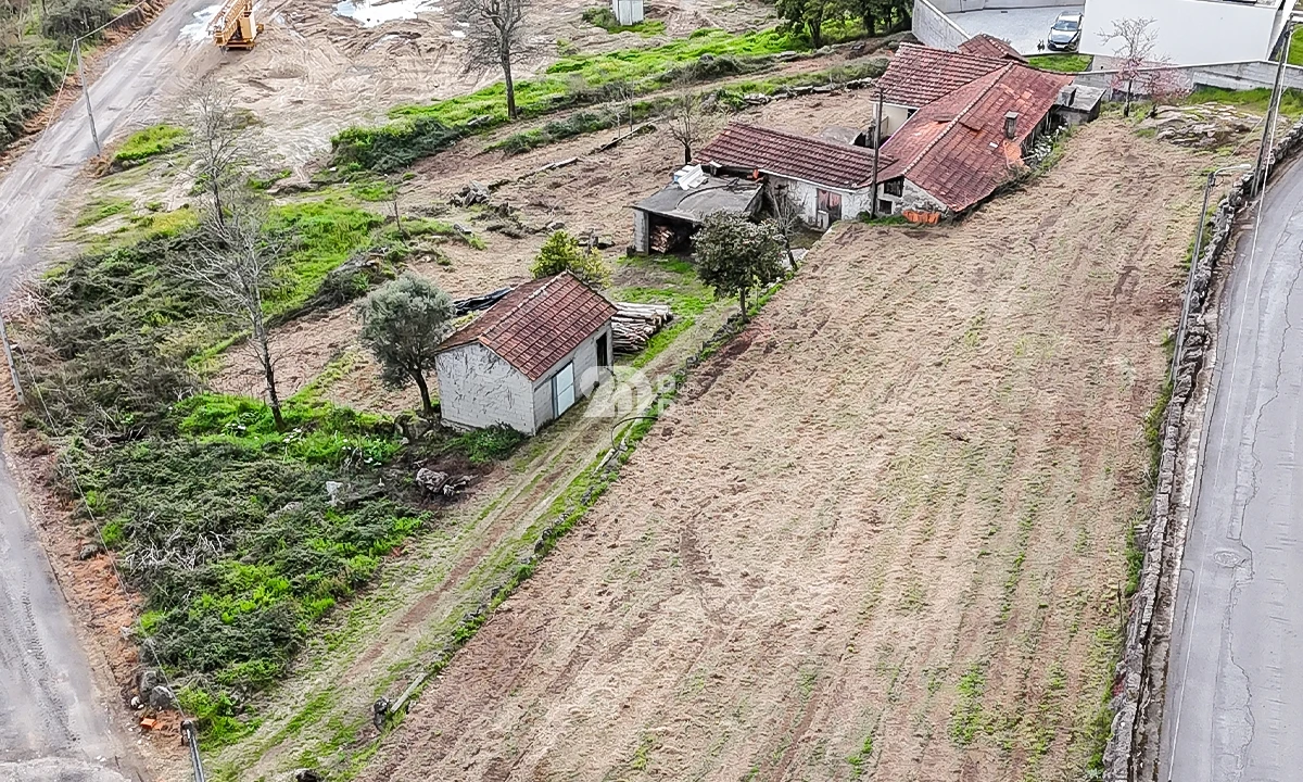Terreno para Venda em Arnoso (Santa Maria e Santa Eulália) e Sezures Foto 6
