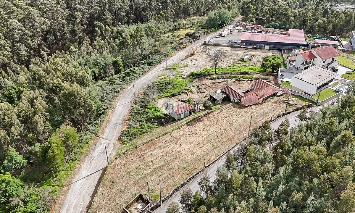 Terreno para Venda em Arnoso (Santa Maria e Santa Eulália) e Sezures Foto 2