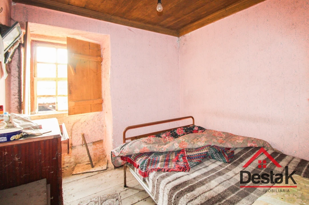 Moradia T3 para Venda em Pindelo dos Milagres Foto 8