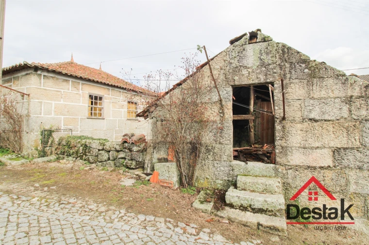 Moradia T3 para Venda em Pindelo dos Milagres Foto 24