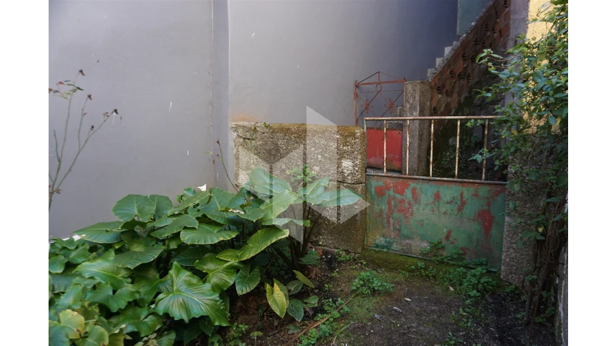 Moradia T2 para Venda em Lajeosa do Dão Foto 7