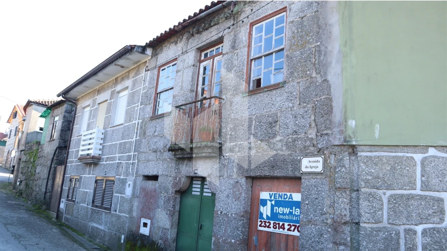 Moradia T2 para Venda em Lajeosa do Dão Foto 1