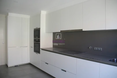 Apartamento T3 para Venda em Glória e Vera Cruz