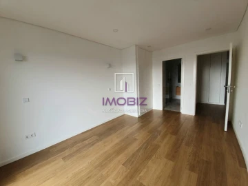 Apartamento T3 para Venda em Glória e Vera Cruz