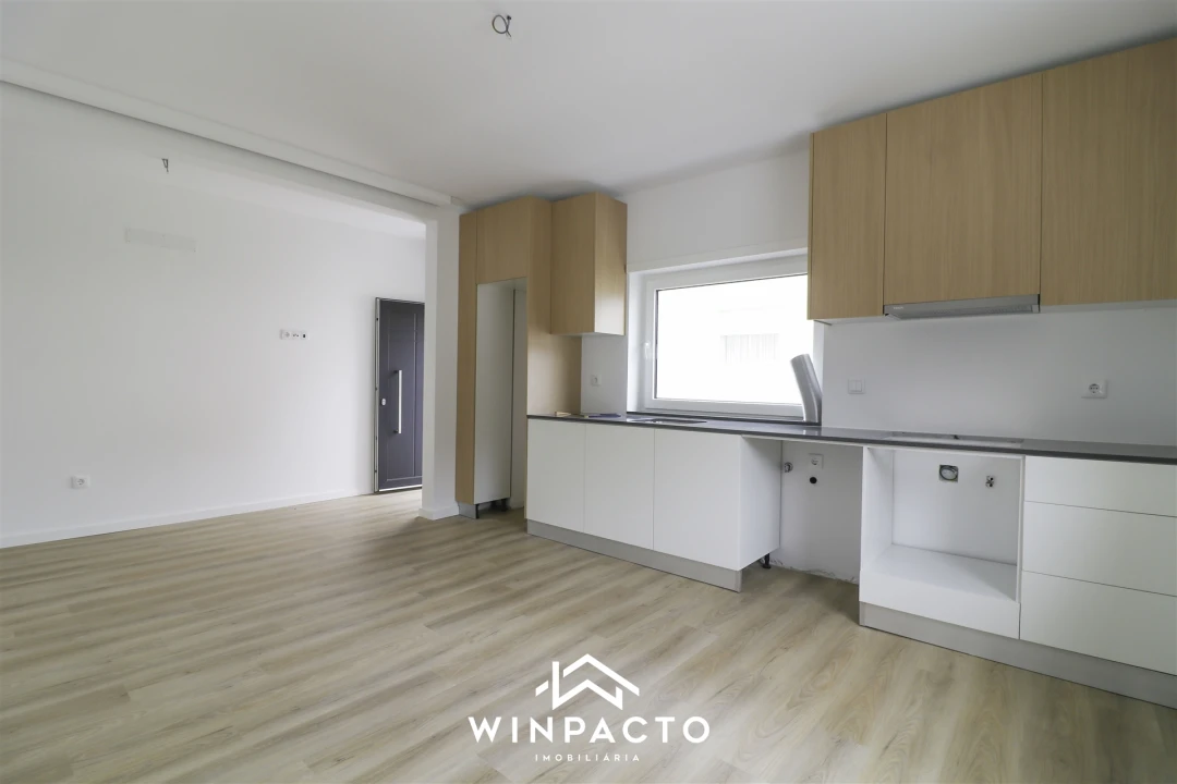 Moradia T2 para Venda em Seia, São Romão e Lapa dos Dinheiros Foto 11