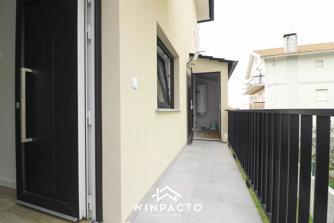 Moradia T2 para Venda em Seia, São Romão e Lapa dos Dinheiros Foto 9