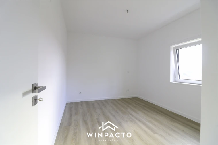 Moradia T2 para Venda em Seia, São Romão e Lapa dos Dinheiros Foto 3