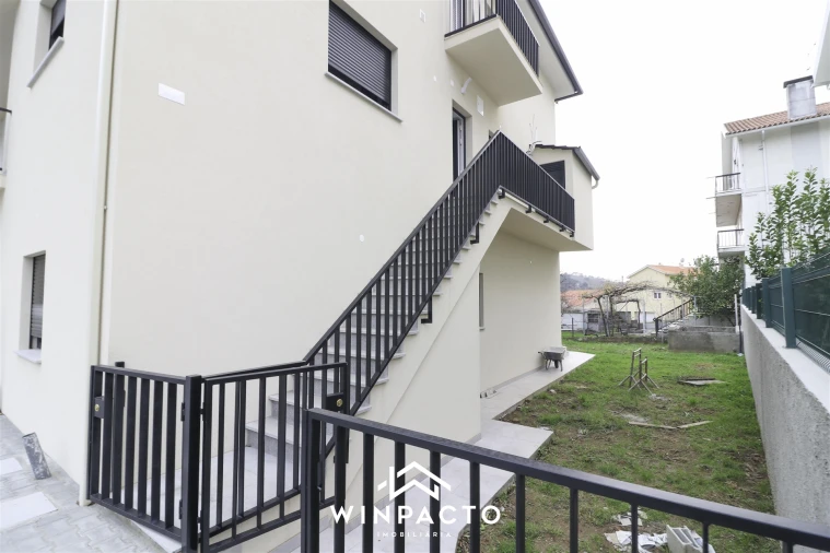 Moradia T2 para Venda em Seia, São Romão e Lapa dos Dinheiros Foto 8