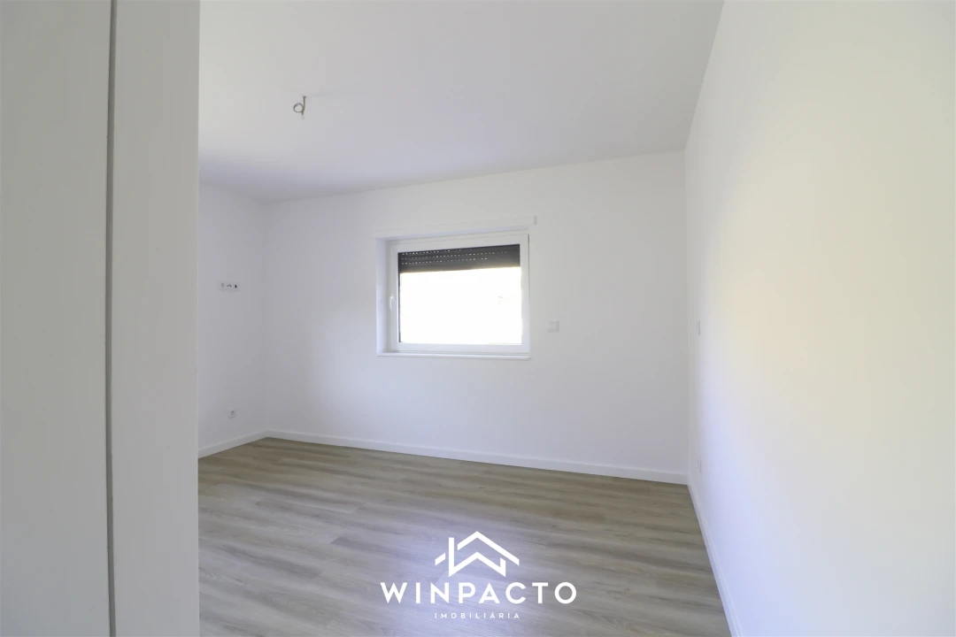 Moradia T2 para Venda em Seia, São Romão e Lapa dos Dinheiros Foto 6